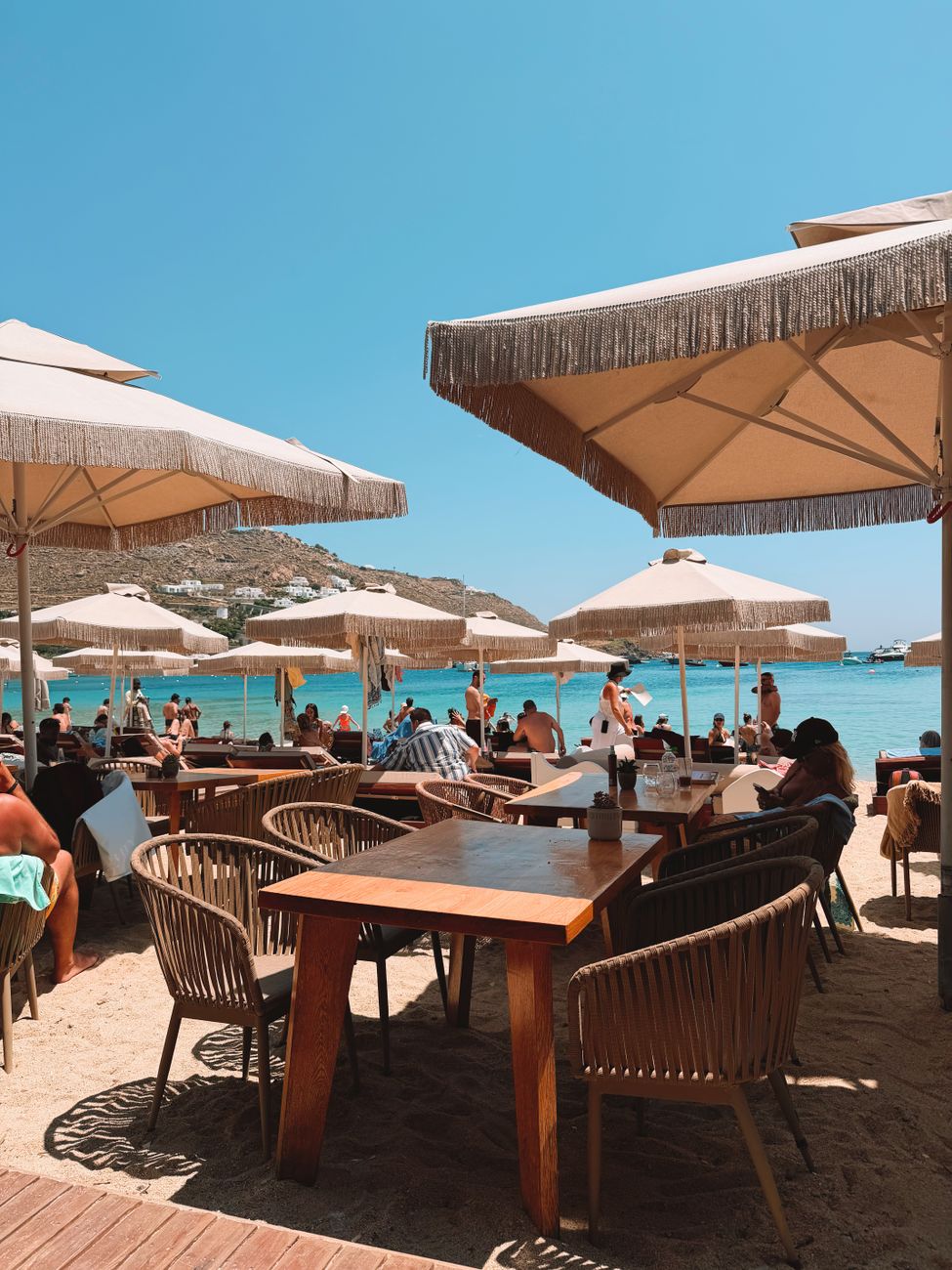 Psarou Beach
